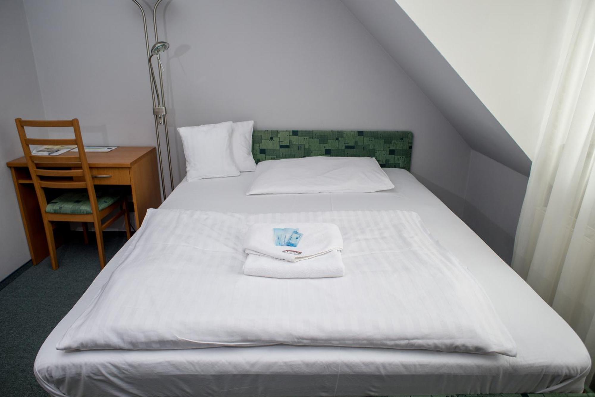 Hotel u Crlíků Tetčice Kamer foto