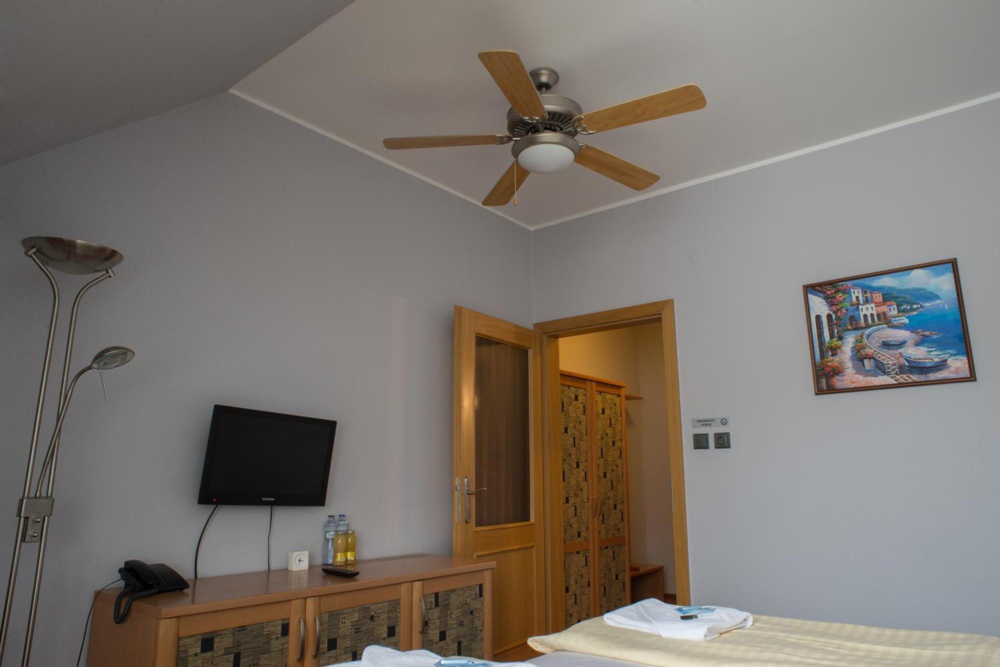 Hotel u Crlíků Tetčice Kamer foto